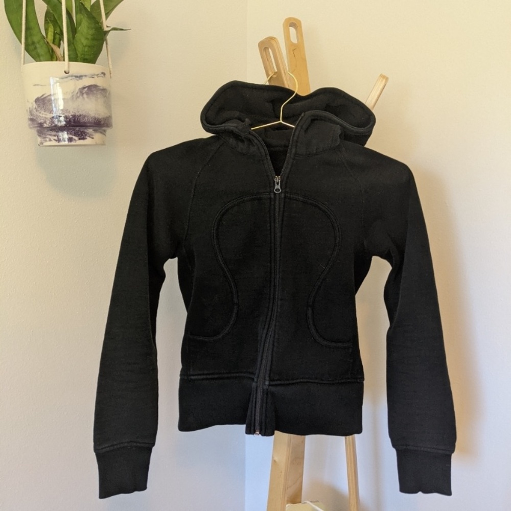 Black lululemon scuba hoodie